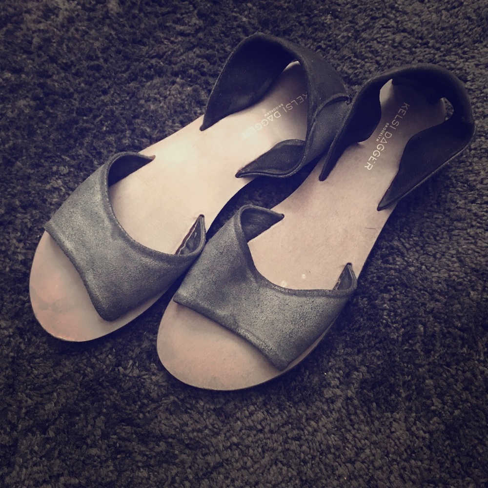 Cute charcoal grey Kelsi Dagger Sandal(size8.5)